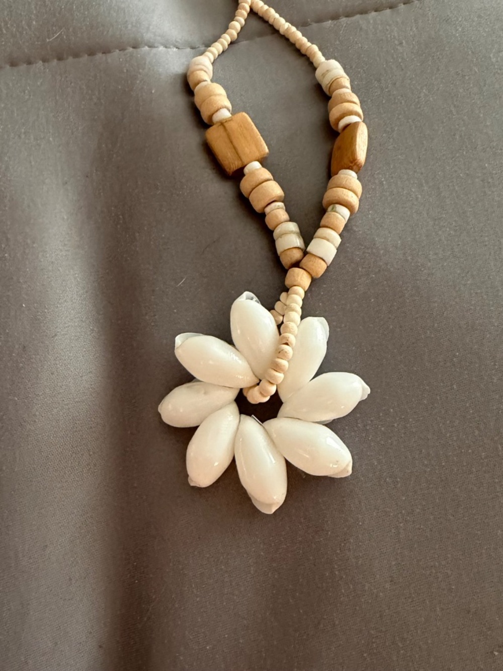 Shell and Wood Necklace - Picture 2 of 5